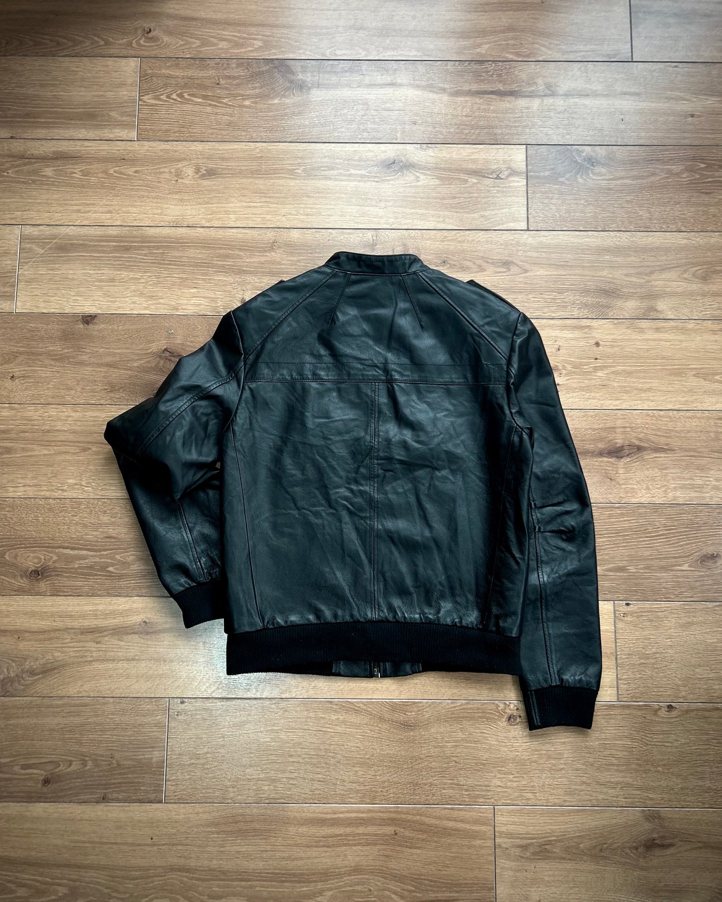 deacon black leather bomber jacket (M).